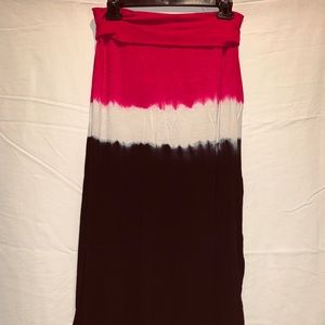Maxi skirt. Black, cream and hot pink. So cute!